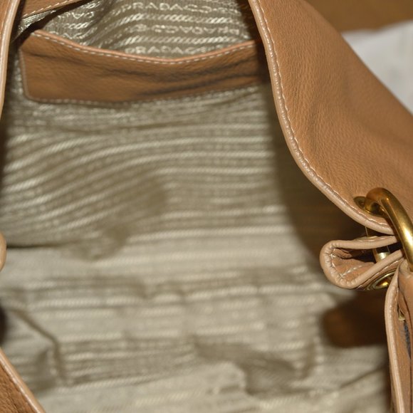 Prada Vitello Daino BN2097 Logo Signature Tan Leather shoulder Bag Gold Brass - Picture 13 of 15